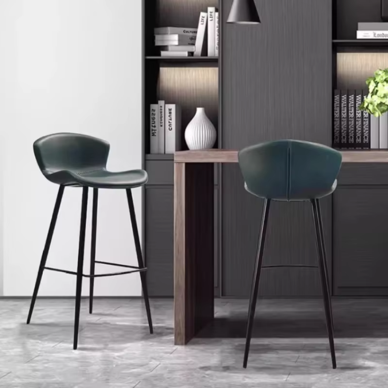 Chaises de bar minimalistes de - Home Bar Lounge avis et prix
