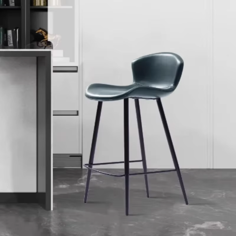 Chaises de bar minimalistes de - Home Bar Lounge avis et prix