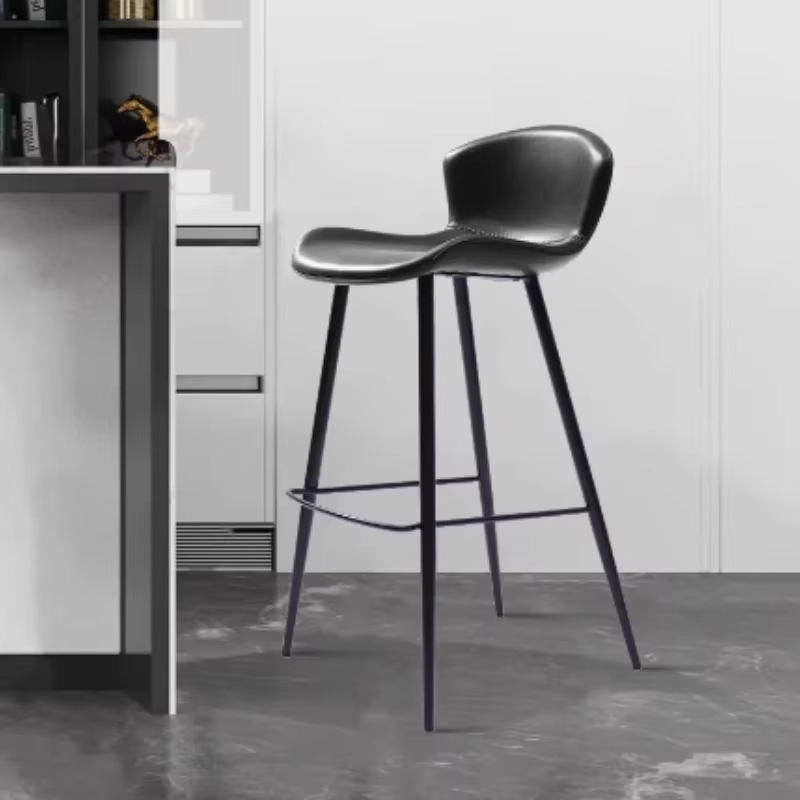 Chaises de bar minimalistes de - Home Bar Lounge avis et prix